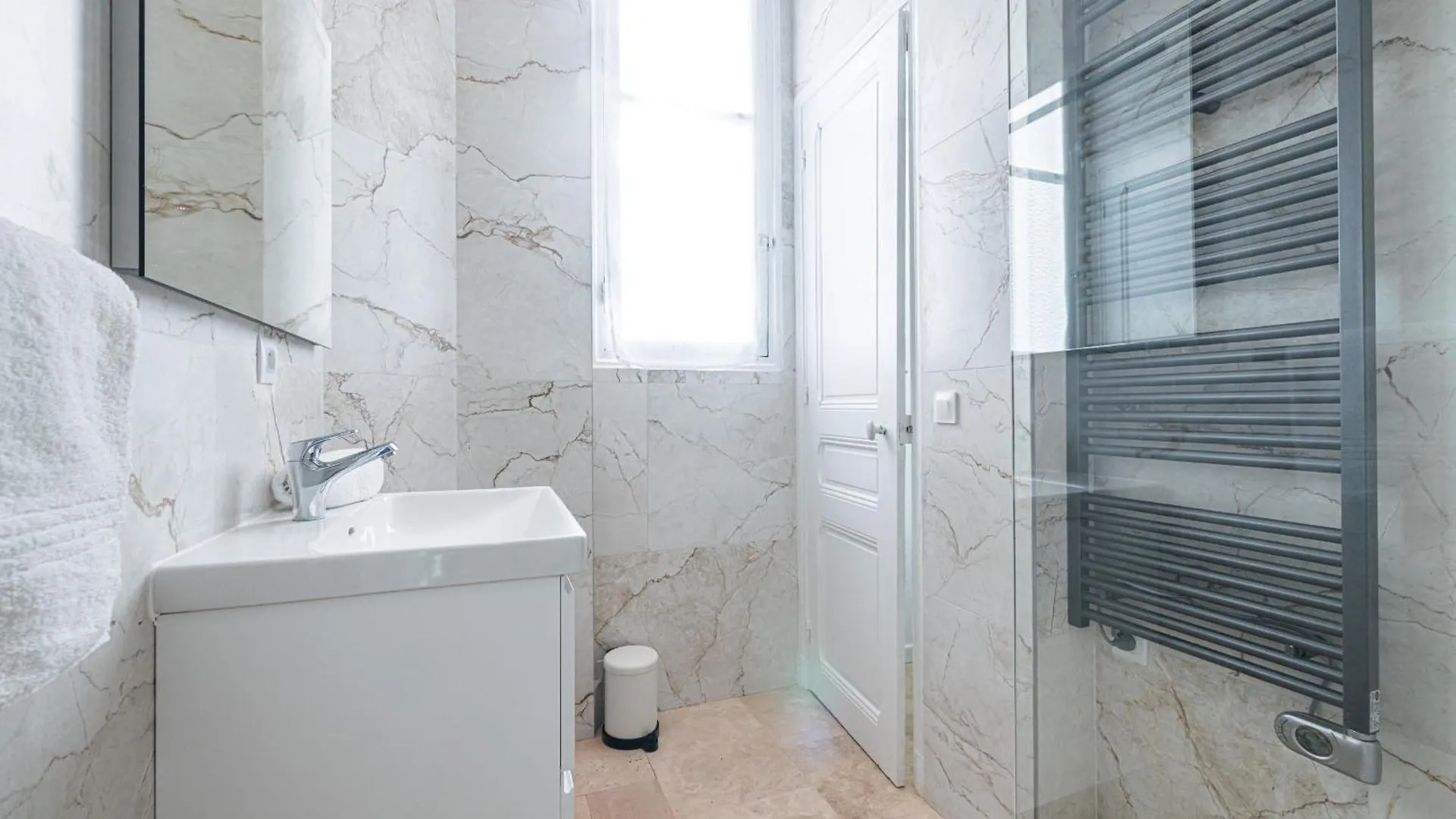 Apartman Lovely 2 Bdr Nice Harbor